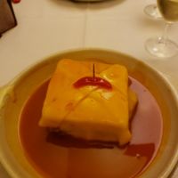 Wheat gluten version at Francesinhas Al Forno da Baixa in Porto