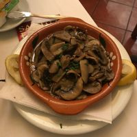 Cogumelos à bulhão pato at Francesinhas Al Forno da Baixa in Porto