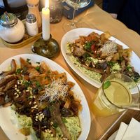 Wieder einmal lecker gegessen in der grünen Kombüse! Wir haben die cremige Kräuterpolenta mit gebratenen Austernpilzen und Schmorkohl gewählt.   at Gruene Kombuese in Rostock