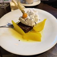 Schokobrownie | Ingwerbirne | Kokoscreme mit Sahne  at Gruene Kombuese in Rostock