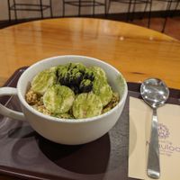 Green tea bowl at Mauloa Acai and Cafe in Osaka