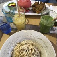 Beyond Meat Burger, Cacio e Pepe, Jessica Juice, Detox Smoothie  at Buddy VEGGY in Rome