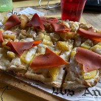 Focaccia - and complete vegan! Best „cheese“ and very crunchy!  at Buddy VEGGY in Rome