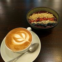 Superfood Acai bowl & cappuccino at roots - Lintheschergasse in Zurich