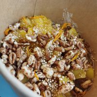 Porridge to take away at roots - Lintheschergasse in Zurich