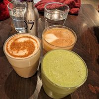 matcha latte, chai latte and mocha latte at roots - Lintheschergasse in Zurich