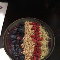 The original Acai Bowl at roots - Lintheschergasse in Zurich