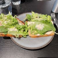 Sandwich à l’avocat  at roots - Lintheschergasse in Zurich