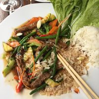 mock beef stir fry at Savory Chay in Berlin