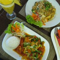 pad thai at Savory Chay in Berlin