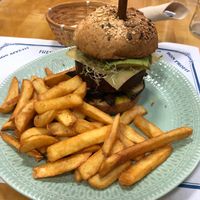 Big wave burger and chips at D.Sanchez Fresh Food in Fuerteventura