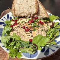 Bread with tahin-almond yoghurt dip  at Domburgsche Bier en Melksalon in Domburg