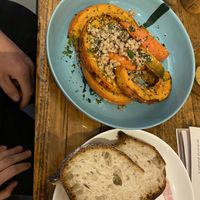 Salade met parelgort en geroosterde pompoen  at Domburgsche Bier en Melksalon in Domburg