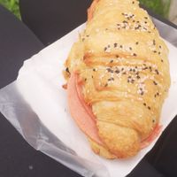 Croissant queso & jamón vegano at Veganius in Buenos Aires