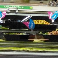 Buffet with mostly vegan and gluten-free options at Bio Essere in Arco