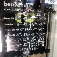 Opening and warm meal times  at Bio Essere in Arco