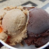 Caramel and Chocolate at Gelados Fragoleto in Lisbon