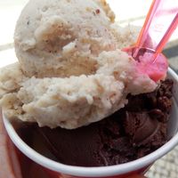 Hazelnut and Chocolate at Gelados Fragoleto in Lisbon