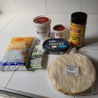 100% vegano: leche de soya, yogur de coco, brownie, queso crema, arepitas y levadura nutricional at Vita Integral in Medellin