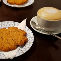 Capuccino leche de Almendras at Recyclo Bike Cafe in Malaga