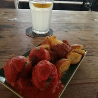 Vegan meatballs & potatoes 🥔❤️ at Recyclo Bike Cafe in Malaga