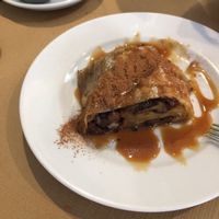 Vegan apple strudel at Vegetalia - Born in Barcelona