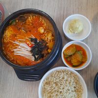 Soondubu jjigae with free side dishes at The Boneless Kitchen - 无骨厨房 in Central Singapore