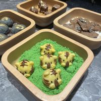 Tiger pineapple tarts  at elemen 元素 - Millenia Walk in Central Singapore