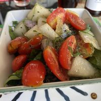 Grüner Salat mit Tomaten, Melone & Drachenfrucht  at The V Factor in Lanzarote
