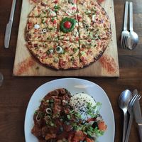 Griechischer Flammkuchen & Steinpilzseitan at Amaranth in Marbach