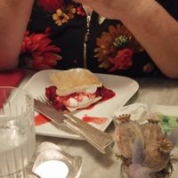 Ritornata in questo fantastico ristorante per la seconda volta, tutto stupendo e buonissimo. Ho mangiato gli gnocchetti al pesto, le patate al forno miste e la cheesecake al ciocco at Botanica Lab in Bologna