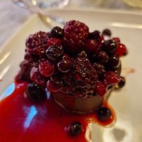 Cheesecake al cioccolato e frutti rossi at Botanica Lab in Bologna