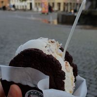 Peanut butter vanilla icecream with brownie cookie at Nicecream - Elmegade in Copenhagen