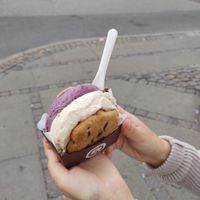 Cookie Sandwich with Sneaky Bizz and Blueberry Yum Yum at Nicecream - Elmegade in Copenhagen
