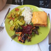 Lasanha de cogumelos com queijo vegan at Pausa Util in Braga