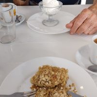 Mousse de Maracuja and Tarte de Maça at Pausa Util in Braga