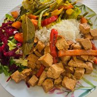 Tofu and chickpeas at Pausa Util in Braga