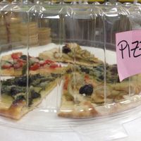 vegan pizza at Gelateria Italia in Rovinj