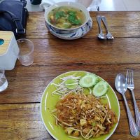 Tom Yam and Pad Thai at Luk To in Phuket
