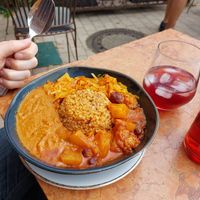 Bowl mit Kohl und Ananas at Café VIVAVE in Freiburg