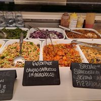 Distintas opciones del buffet at Radicetonda - Piazza Buozzi in Milan