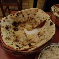 Pan Naan de frutos secos y mango at Veg World India in Barcelona