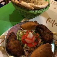 Sanidad y pakoras  at Veg World India in Barcelona