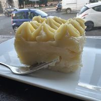 Lemon cream canecake  at 100% Bio in Rome
