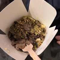 Aglio, oglio, peperoncino, granella Di pistacchio (extra funghi) at Dal Moro's Fresh Pasta To Go in Venice