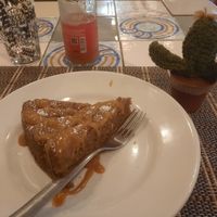 Apple cake with salted caramel sauce at Ma va' in Rome