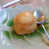 Baie du dragon , dessert flambe avec glace vanille at La Baie du Dragon in Marseille