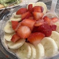 Gingerbread, smoothie bowl  at The Green Cat in Virginia Beach