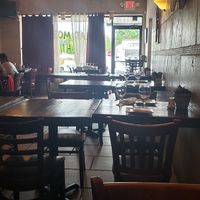 Cosy Italian restaurant at 3 Brothers Vegan Cafe in Copiague