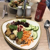 Vegan falafel bowl  at Dean & David - Ballindamm in Hamburg